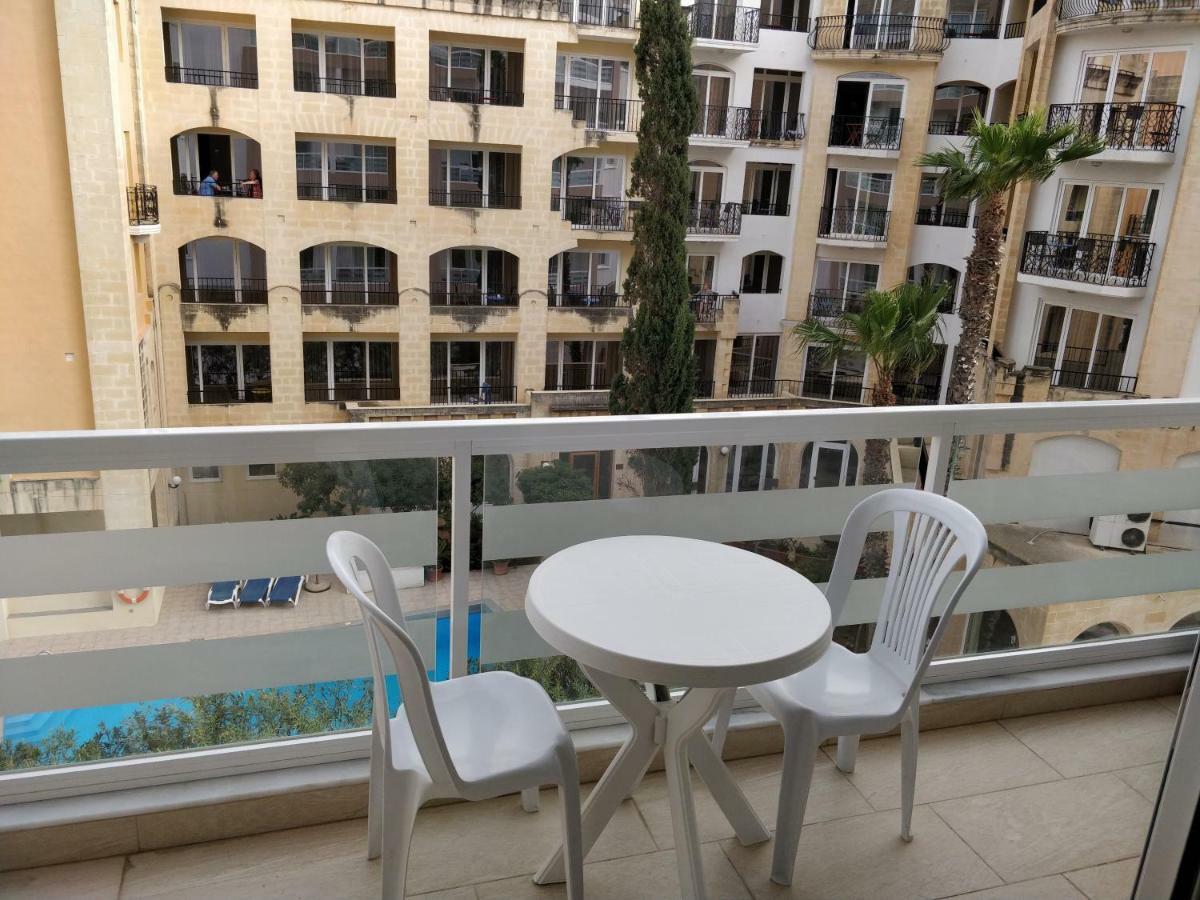 Sunstone Court Apartment St. Paul's Bay Bagian luar foto